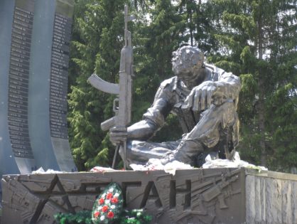 Какими достоинствами обладает гранит для изготовления памятников